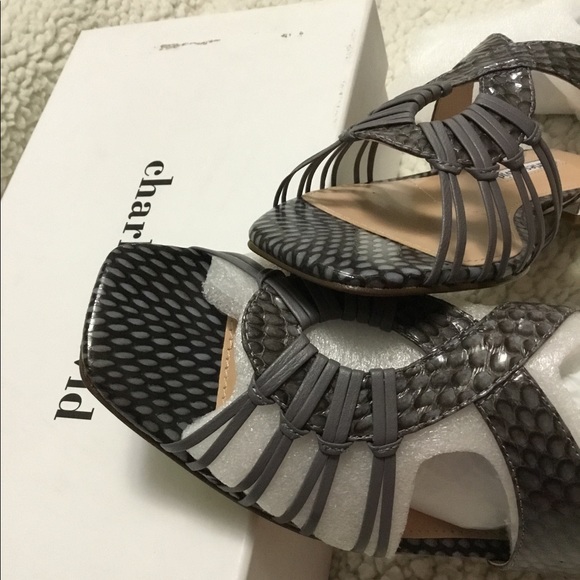 NWT in BOX CHARLES DAVID Leather Flat Sandals - Picture 13 of 15